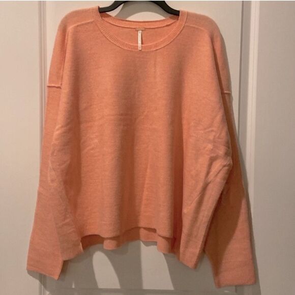 Free People Luna Pullover Sweater in Coral Pink Large - Picture 2 of 7